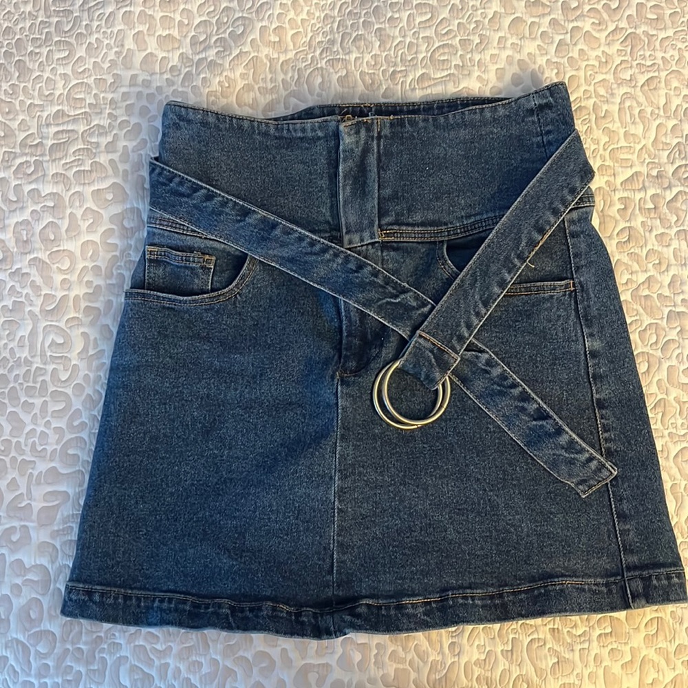 Signature 8 Skirt
